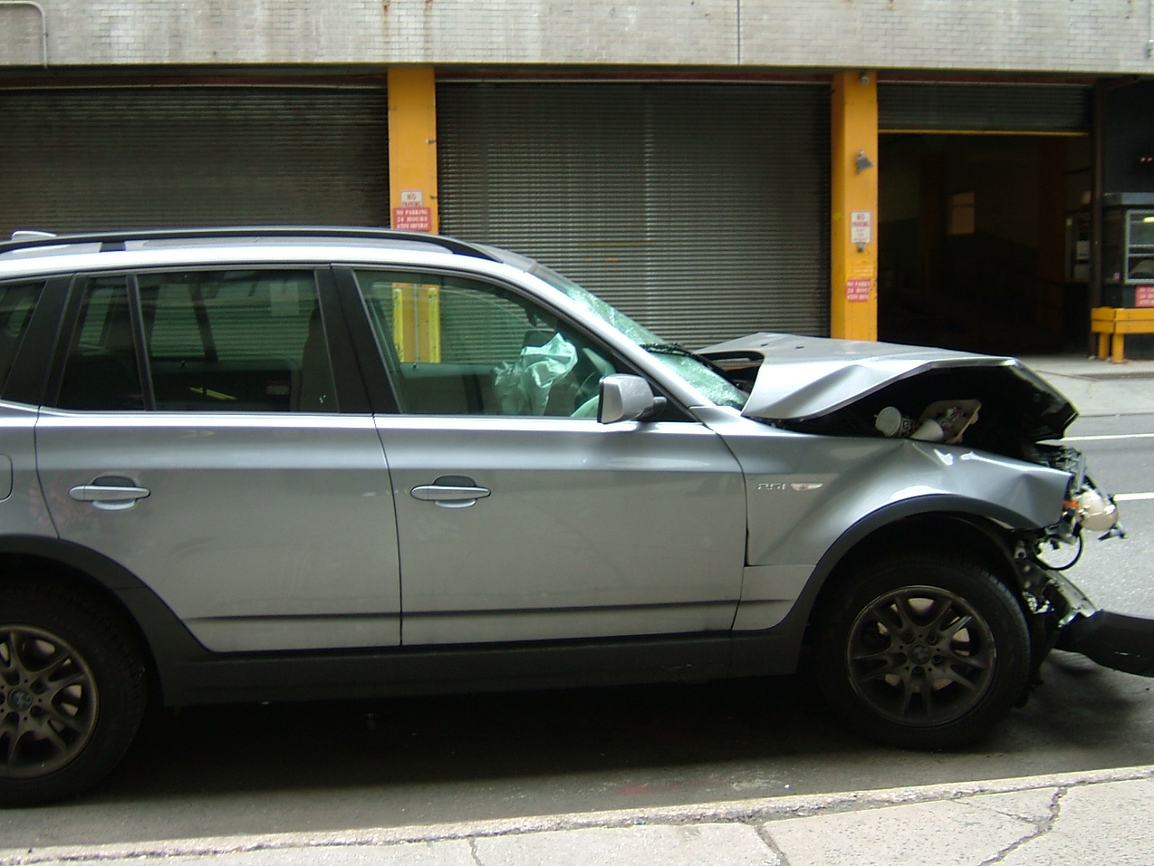 Automobil poškozený při dopravní nehodě